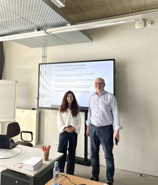 Präsentation von Sabrina Guder-Pietsch vom Career Service der Hochschule Düsseldorf
